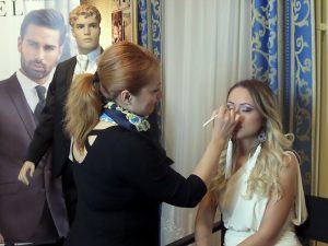 Készül a menyasszonyi smink