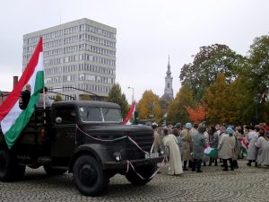 csepel teherautó október 23
