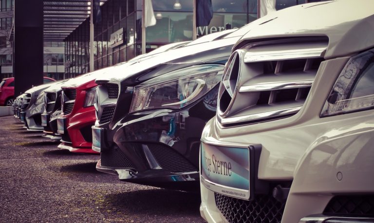 Mercedes tipusú személyautók