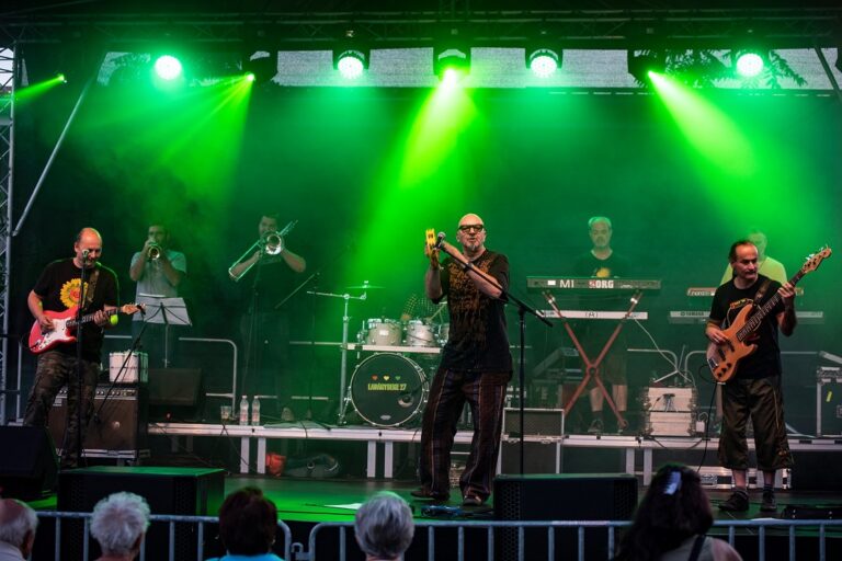 Koncerten a Ladánybene 27