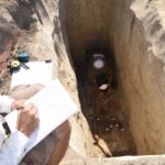 Régészek dolgoznak a Székesfehérvárnál talált avar sír feltárásán