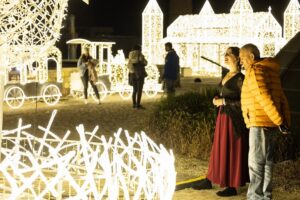 Látványos fénypark a pécsi Zsolnay Negyedben