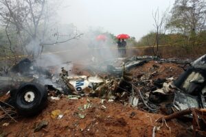 Turistákat szállító kisrepülő roncsai Kenyában