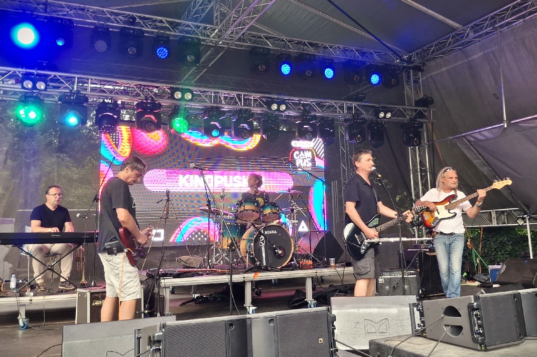 Koncert közben a Kinopuskin