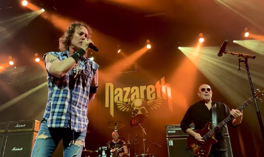 Koncert közben a Nazareth együttes 2024-ben Sanghajban