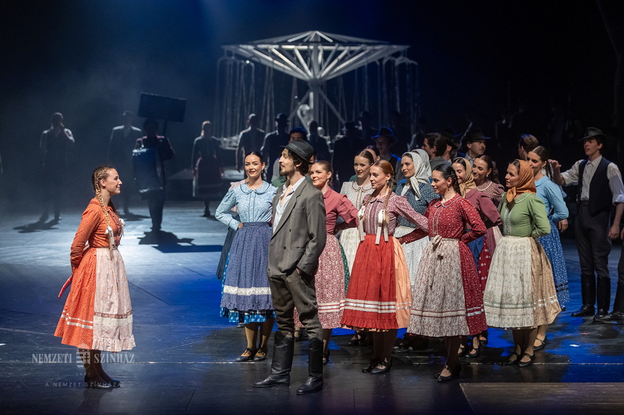 Körhinta előadás a Nemzeti Színházban