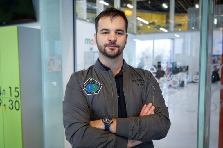 Kapu Tibor kutatóűrhajós Győrben