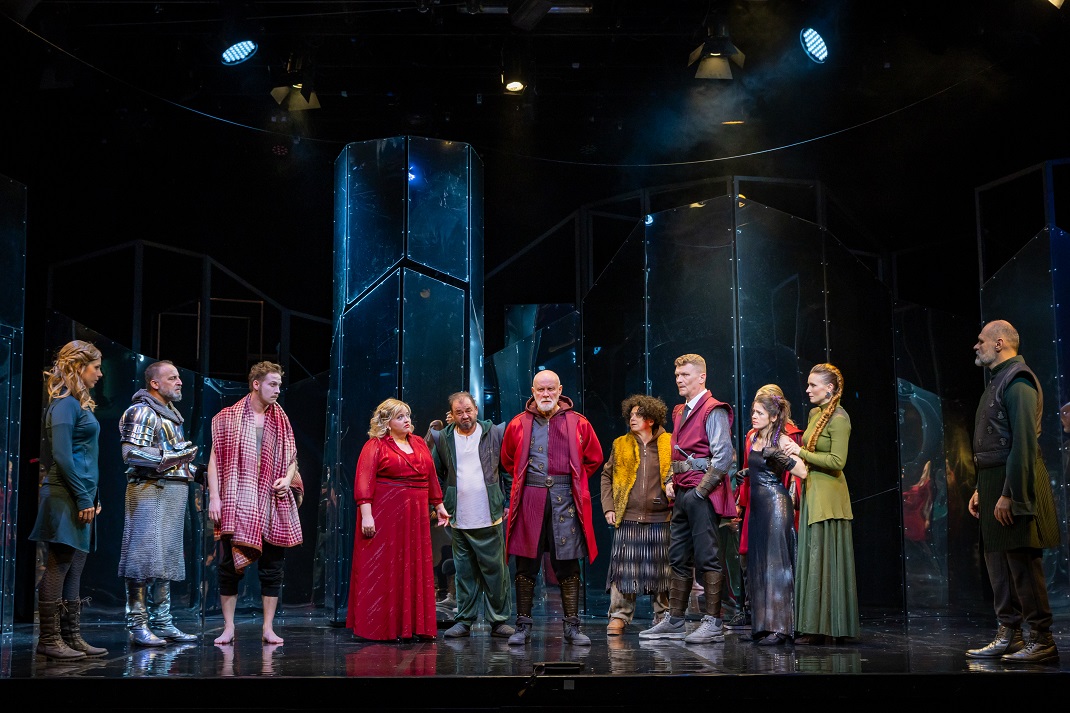 Jelenet a kecskeméti színház A bosszú című előadásából