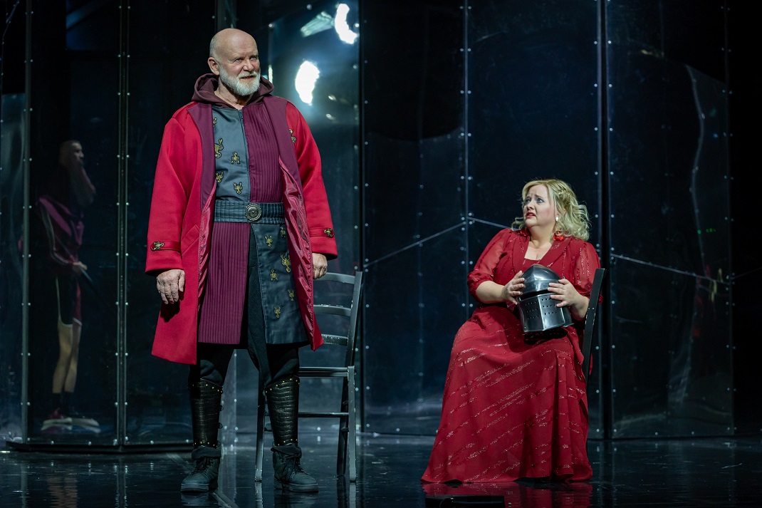 Jelenet a kecskeméti színház A bosszú című előadásából