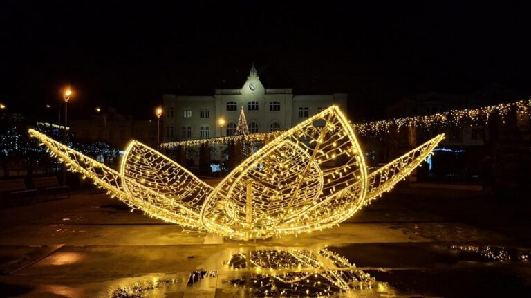 Léva ünnepi fényei 2025 karácsonyán