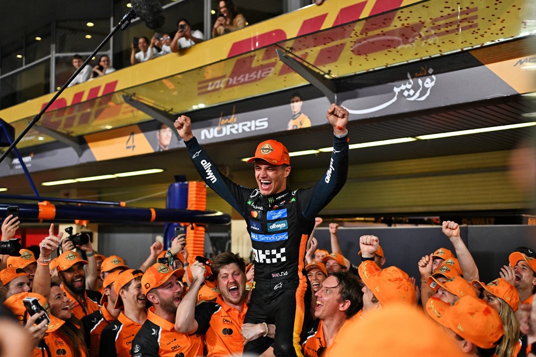 Lando Norris a győzelmét ünnepli