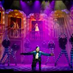 Jelenet a Két úr szolgája című kecskeméti előadásból