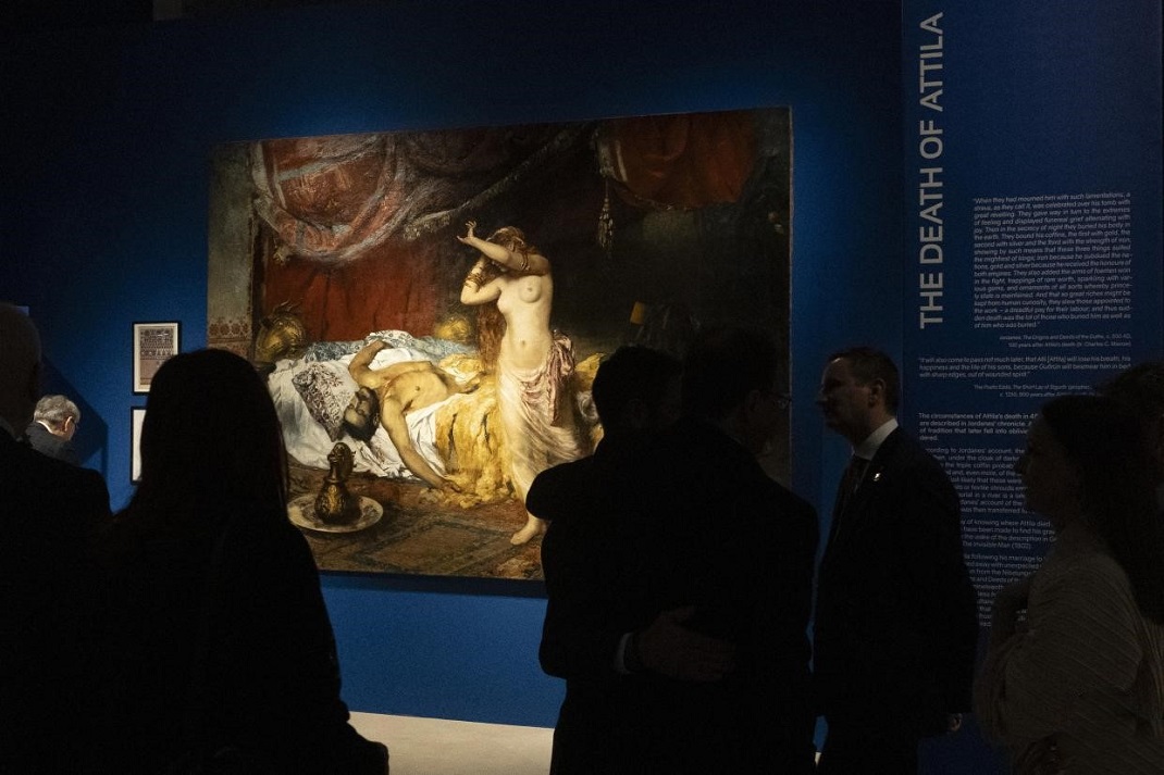 Paczka Ferenc Attila halála című festménye az Attila kiállításon a Magyar Nemzeti Múzeumban