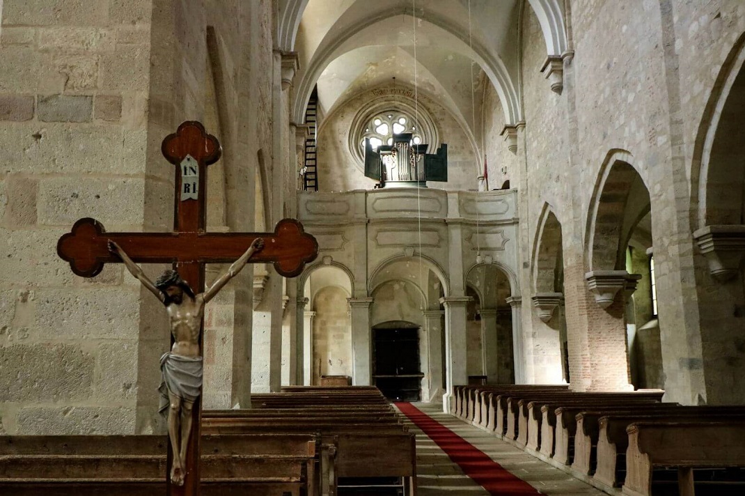 A bélapátfalvi apátsági templom belső tere