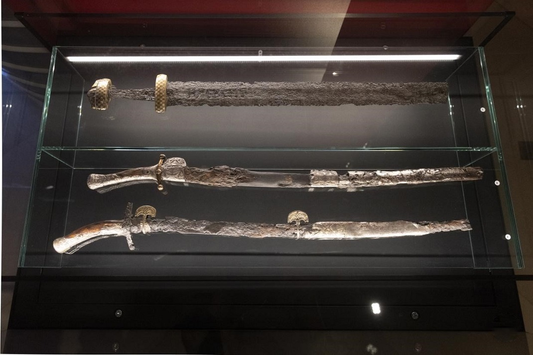 Karoling kori kardok