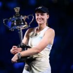 Jelena Ribakina a bajnoki trófeával
