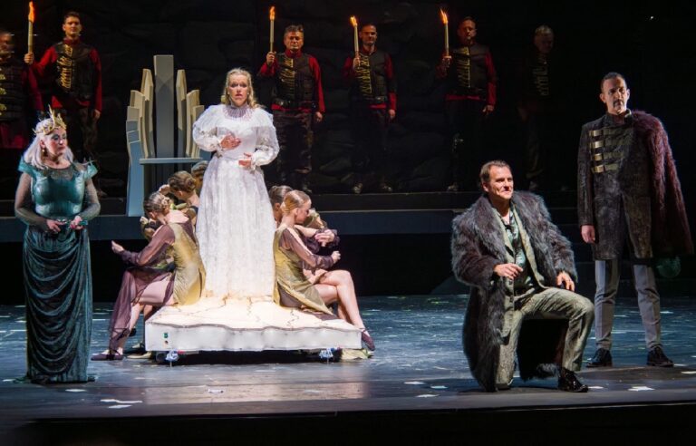 Bánk bán a Pécsi Nemzeti Színházban