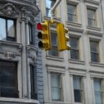 Amerikai zászló egy ház homlokzatán