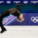 Ilia Malinin hátra szaltó közben