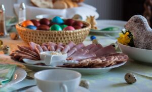 Húsvéti ünnepi asztal