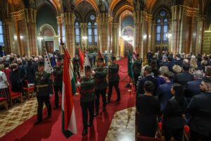 Ünnepség a Parlament kupolacsarnokában