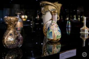 Zsolnay vázák növényi motívumokkal