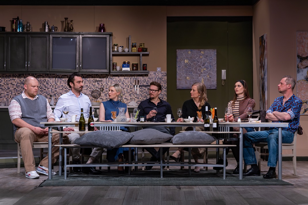 Teljesen idegenek Kecskemét