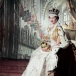 II. Erzsébet angol királynő a koronázása napján