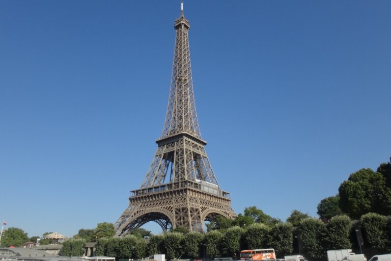 Eiffel-torony Párizs