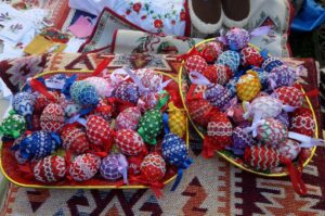 Hímes és gyöngyös tojások