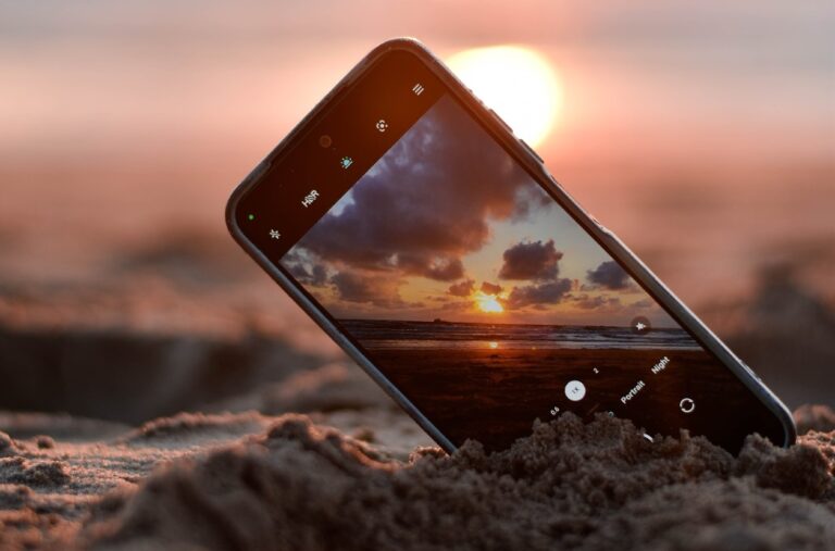 Mobiltelefon ée naplemente