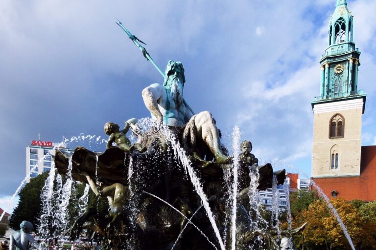 A Neptun-kút főalakja Berlinben (Fotó: Wikimedia Commons – Neptun 1a 2 (közkincs)