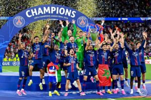 A győztes Paris Saint-Germain játékosai ünnepelnek a labdarúgó Bajnokok Ligája döntőjében játszott Paris Saint-Germain - Arsenal mérkőzés végén a Puskás Arénában 2026. május 30-án