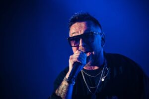 Majka koncert közben