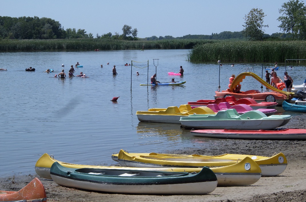 Tisza-tó fürdőzők